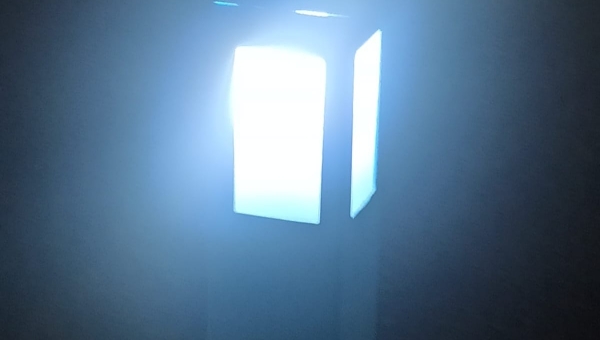 Prefeitura testa novas luminárias “antivandalismo” da ciclovia na Via Chico Mendes